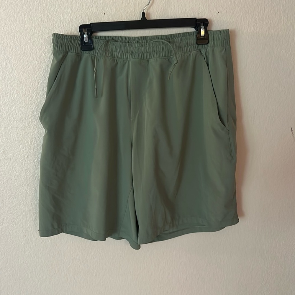 Lululemon Pacebreaker short 7 inch inseam